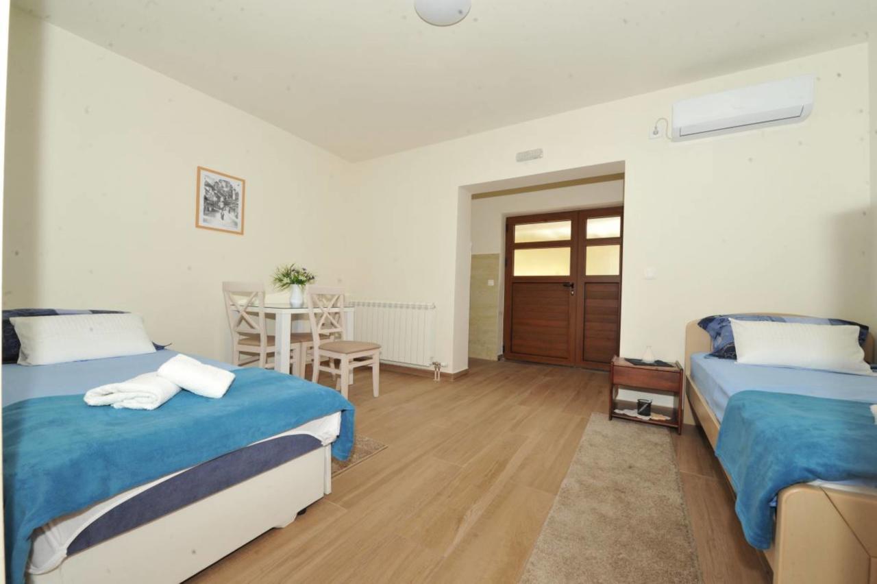 Apartments Olive Kotor Eksteriør bilde