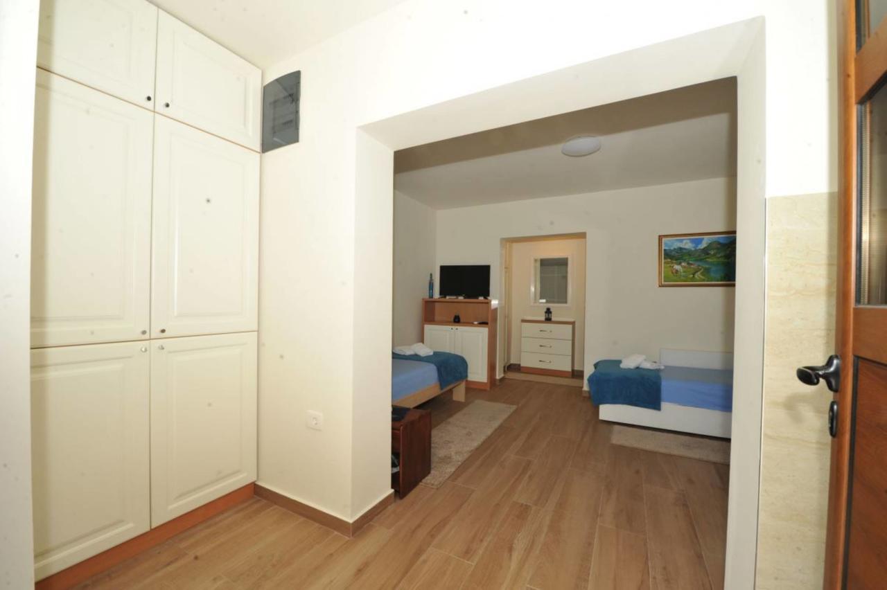 Apartments Olive Kotor Eksteriør bilde